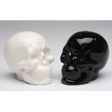 Skull Salt & Pepper Shaker Set made of Ceremic
