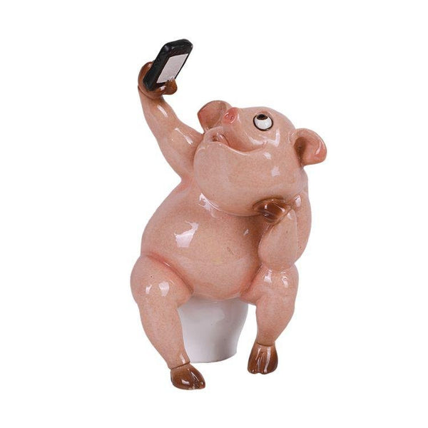 PACIFIC GIFTWARE Mr. Pig takes a Wacky Selfie of Himself Figurine!